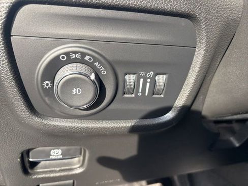 Used 2022 Jeep Grand Cherokee L Limited image 22