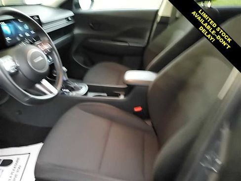 Used 2025 Hyundai Kona SEL AWD/4WD image 3