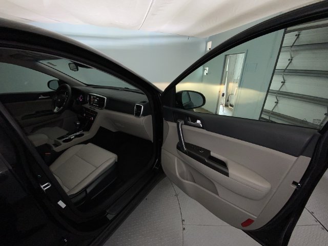 Used 2022 Kia Sportage LX w/ LX FWD Value Edition Package image 23