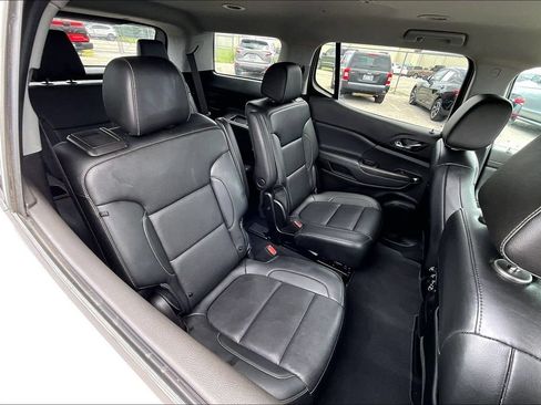 Used 2022 GMC Acadia SLT w/ Technology Package FWD image 37