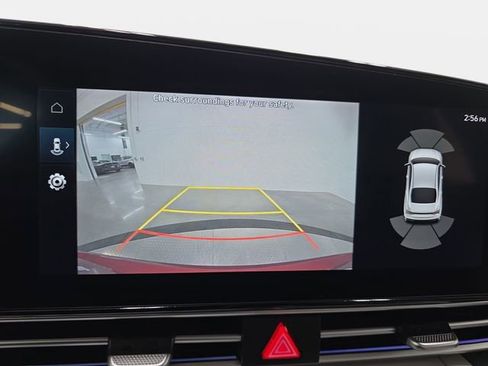 Used 2024 Hyundai Elantra Limited image 22