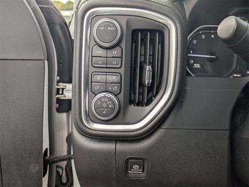 Used 2020 GMC Sierra 2500 SLT image 21