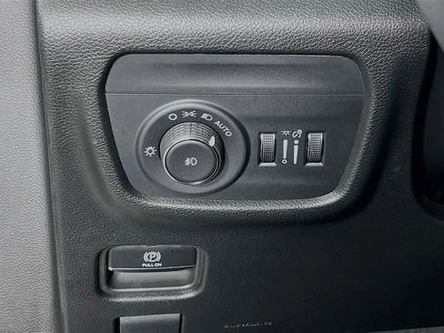 Used 2025 Jeep Grand Cherokee L Limited w/ Black Appearance Package image 11