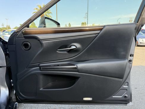 Used 2019 Lexus ES 350 w/ Premium Package image 13