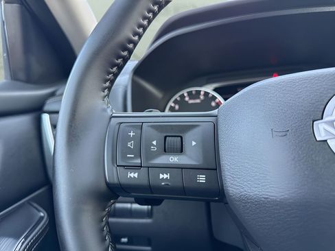 Used 2025 Nissan Rogue SV FWD image 15