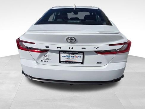 Used 2025 Toyota Camry SE image 11