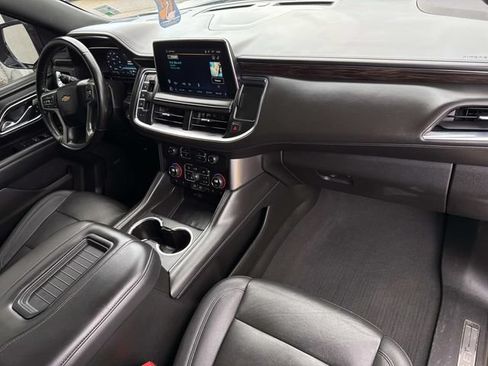 Used 2023 Chevrolet Suburban LT RWD image 16
