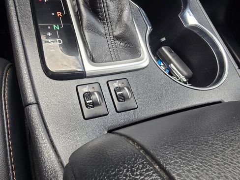 Used 2019 Toyota Highlander XLE AWD/4WD image 27