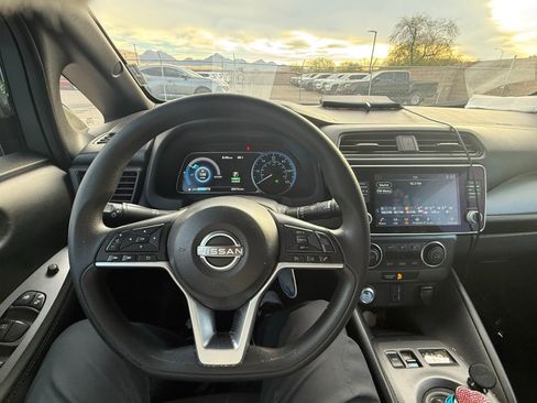 Certified 2024 Nissan Leaf S image 21