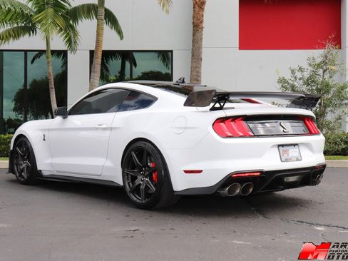 Used 2020 Ford Mustang Shelby GT500 w/ Carbon Fiber Track Pack image 24