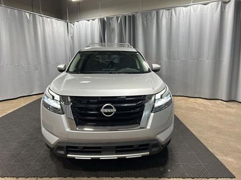Used 2024 Nissan Pathfinder SL w/ Cargo Package image 14