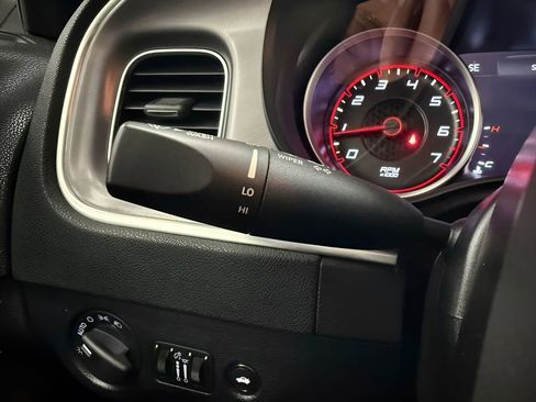 Used 2022 Dodge Charger SXT RWD image 19