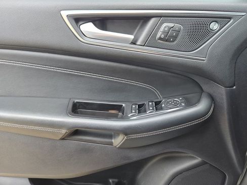 Used 2020 Ford Edge Titanium w/ Equipment Group 301A AWD/4WD image 18
