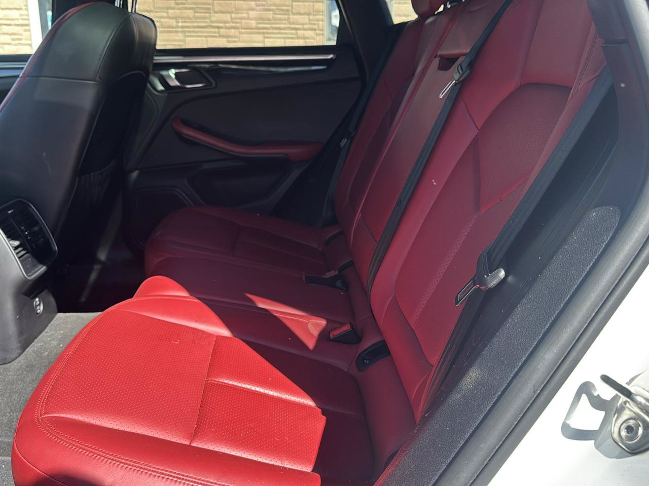 Used 2020 Porsche Macan AWD/4WD image 19