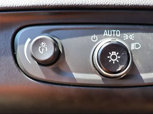 Used 2018 Buick Enclave Essence w/ Trailering Package FWD image 45