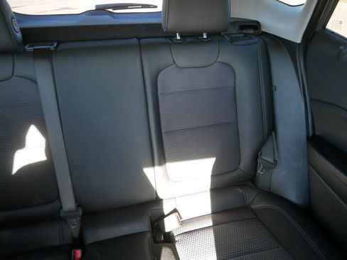 Used 2025 Chevrolet Trax LT w/ LT Convenience Package image 14