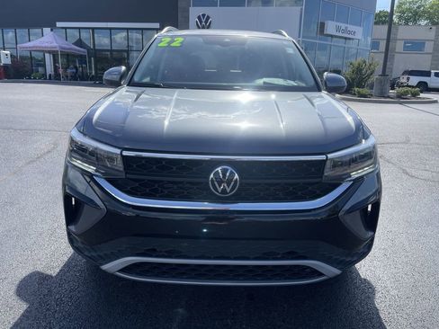 Used 2022 Volkswagen Taos SE w/ IQ.Drive SE Package FWD image 2
