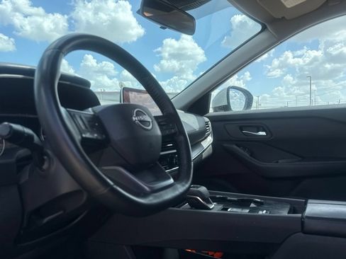 Certified 2025 Nissan Rogue SV FWD image 41