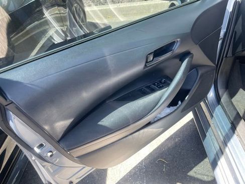Used 2022 Toyota Corolla LE FWD image 19