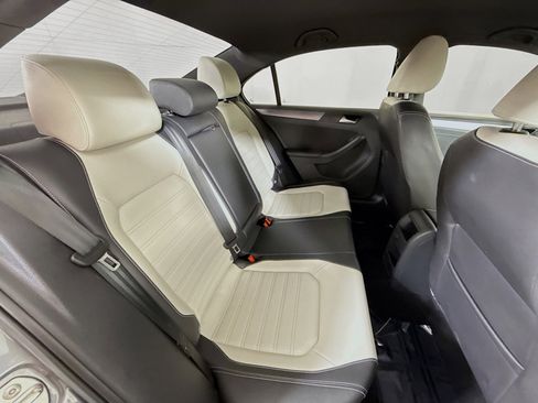 Used 2016 Volkswagen Jetta Sport w/ Lighting Package image 25