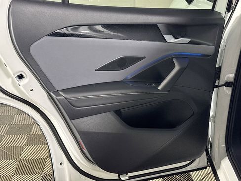 New 2026 Volkswagen Tiguan SE image 19