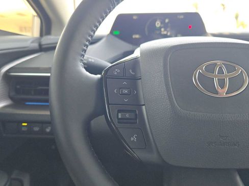 Certified 2026 Toyota Prius XLE FWD image 31