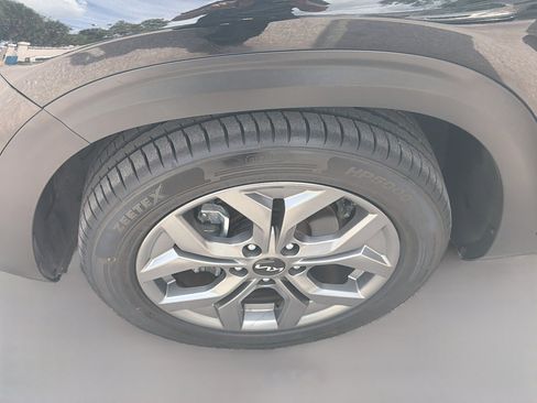 Used 2024 Kia Seltos S FWD image 36