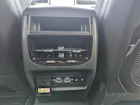 New 2025 Jeep Grand Cherokee Limited w/ Black Appearance Package image 18