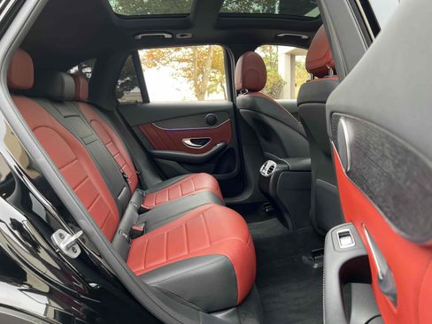 Used 2022 Mercedes-Benz GLC 300 4MATIC w/ AMG Line image 24