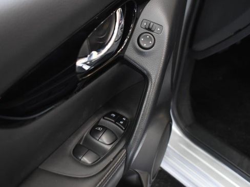 Used 2022 Nissan Rogue Sport SL AWD/4WD image 22