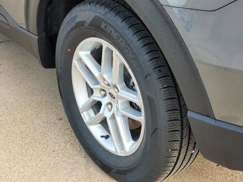 New 2026 Ford Explorer Active image 7