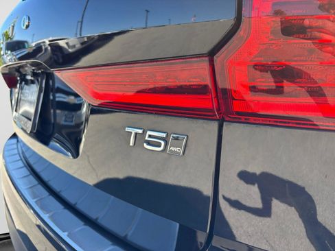 Used 2018 Volvo XC60 T5 Momentum w/ Convenience Package AWD/4WD image 53