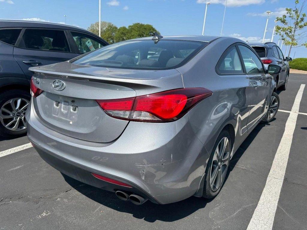 Used 2014 Hyundai Elantra FWD image 2