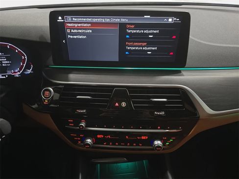 Used 2023 BMW 530i w/ Convenience Package image 23