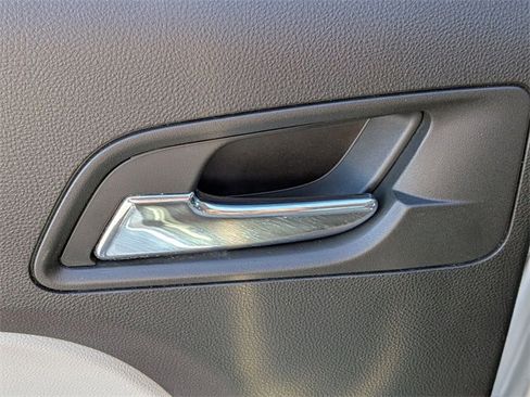 Used 2017 Chevrolet Equinox Premier image 27