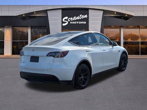 Used 2022 Tesla Model Y Long Range image 5