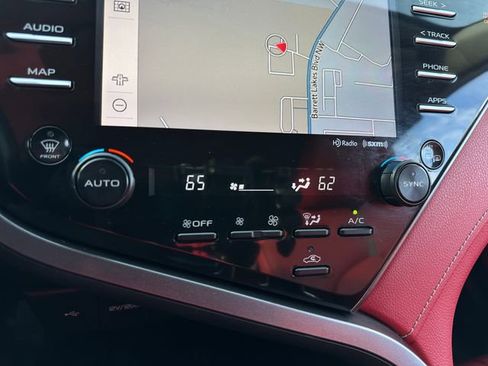 Used 2020 Toyota Camry XSE image 29