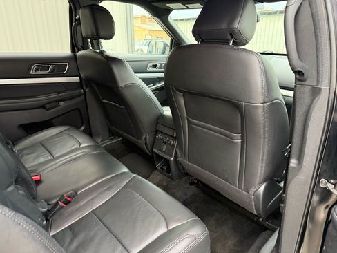 Used 2017 Ford Explorer XLT w/ Equipment Group 202A image 32