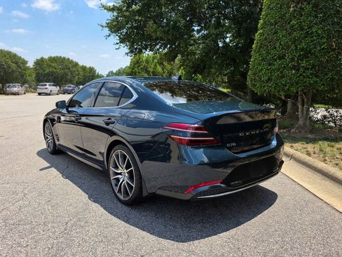 Used 2022 Genesis G70 2.0T w/ Prestige Package RWD image 3