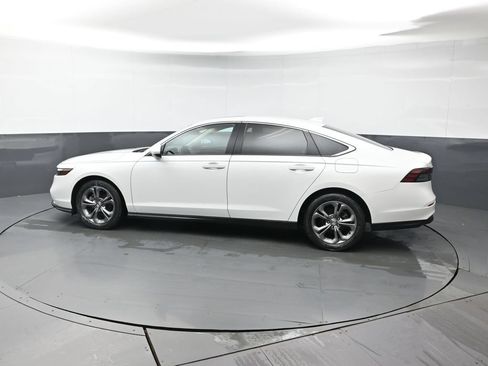 Certified 2024 Honda Accord EX image 3