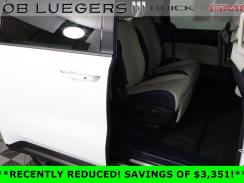 Used 2025 Kia Carnival SX Prestige FWD image 17