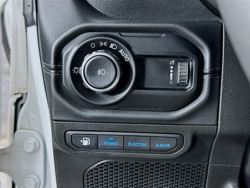 Used 2024 Jeep Wrangler High Altitude AWD/4WD image 17