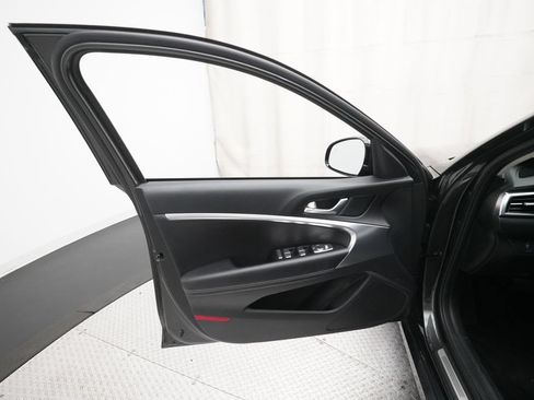 Used 2025 Genesis G70 2.5T AWD/4WD image 27