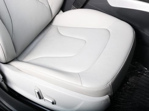 Used 2016 Audi A4 Premium w/ Audi MMI Navigation Plus AWD/4WD image 37