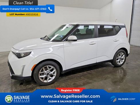 Used 2023 Kia Soul LX w/ Option Group 015 FWD image 1