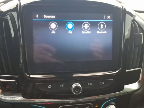 Used 2023 Chevrolet Traverse LT image 19