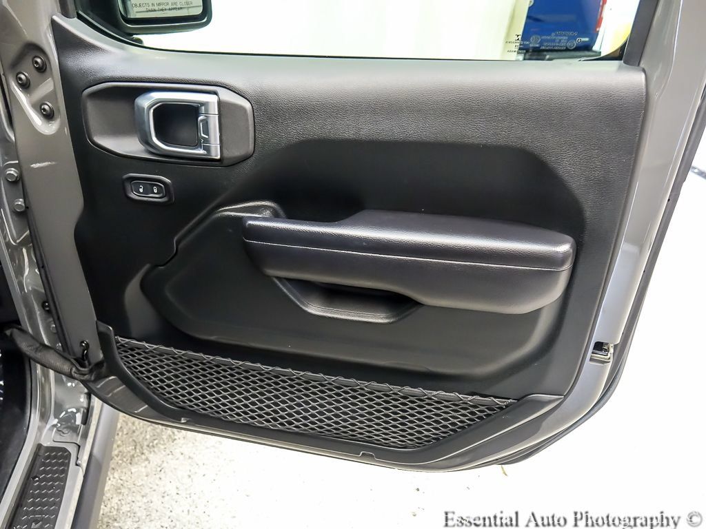 Used 2018 Jeep Wrangler Unlimited Rubicon AWD/4WD image 23