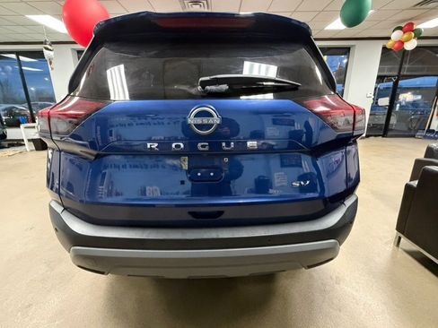 Used 2023 Nissan Rogue SV image 10
