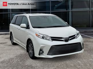 Used 2019 Toyota Sienna XLE w/ XLE Navigation Package FWD video 1