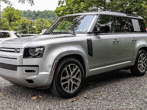 Used 2022 Land Rover Defender 110 XS Edition image 3